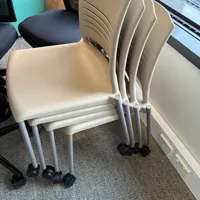 20x Plastic chairs with wheels
