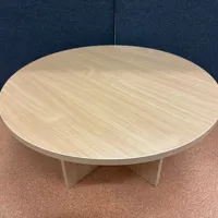 Coffee table - Round, light timber